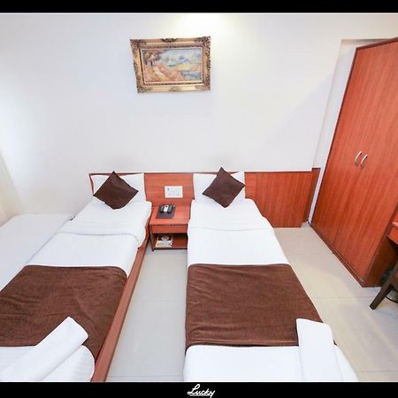Lucky Hotel Goregaon Bombay Extérieur photo
