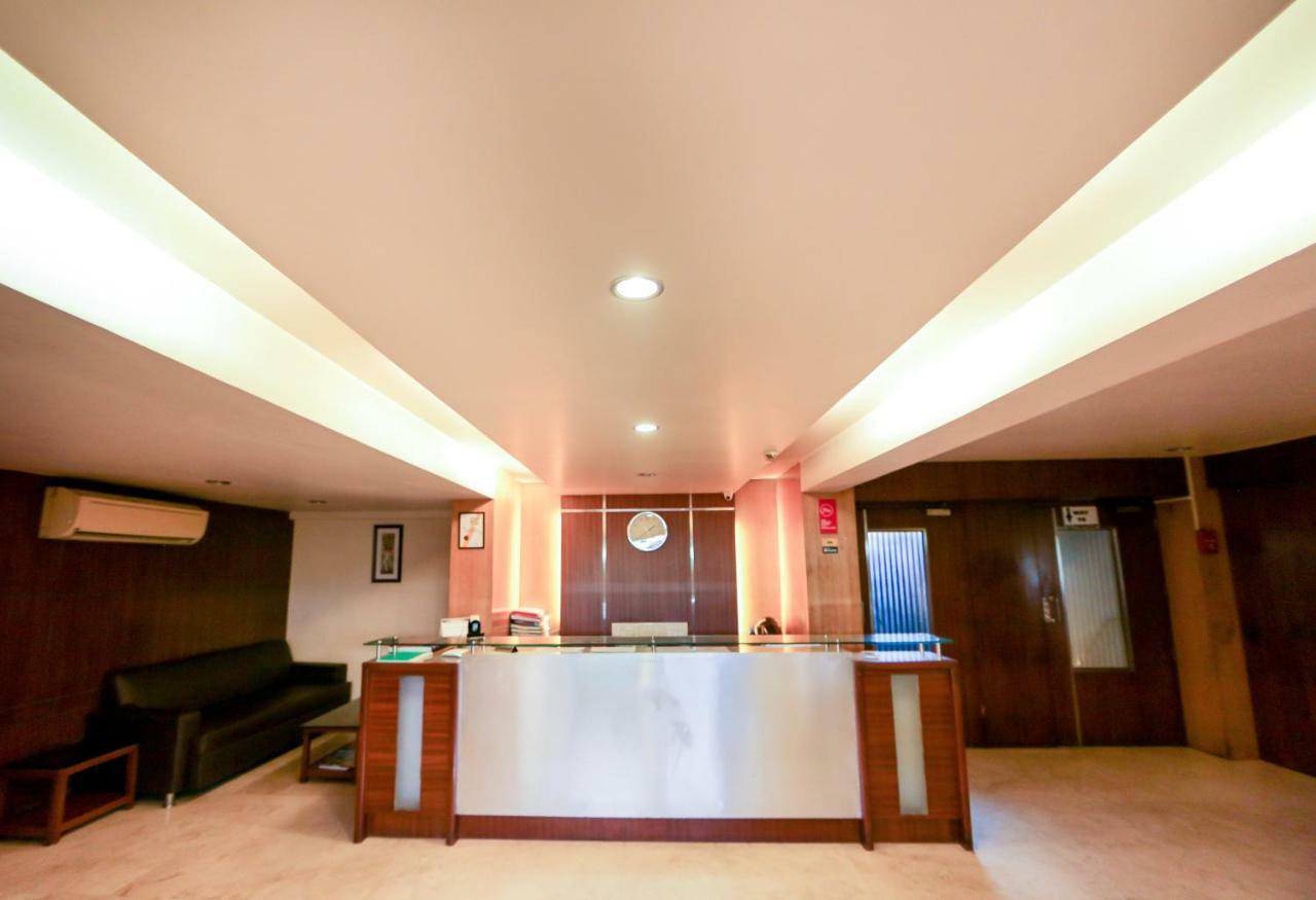 Lucky Hotel Goregaon Bombay Extérieur photo
