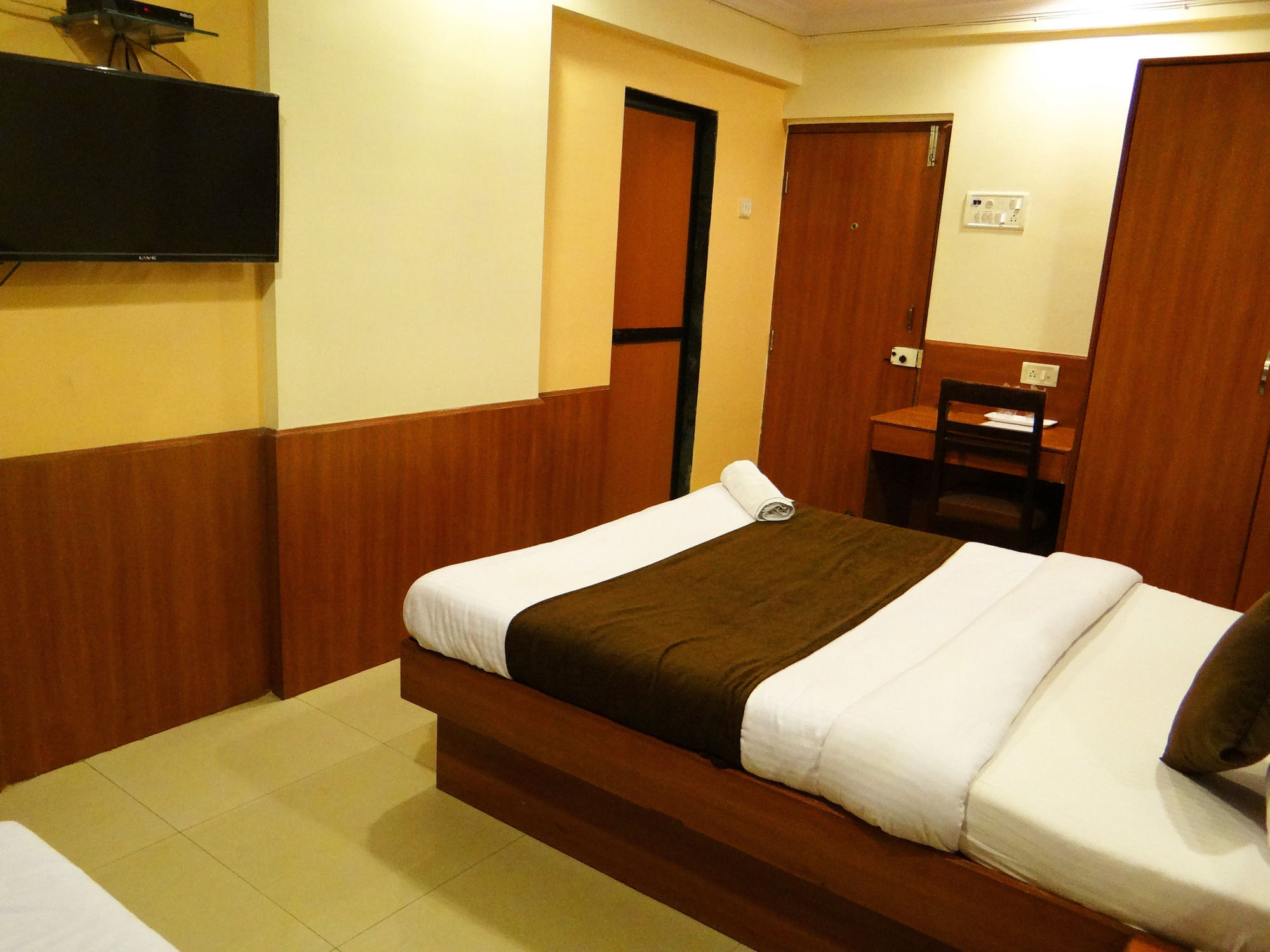 Lucky Hotel Goregaon Bombay Extérieur photo