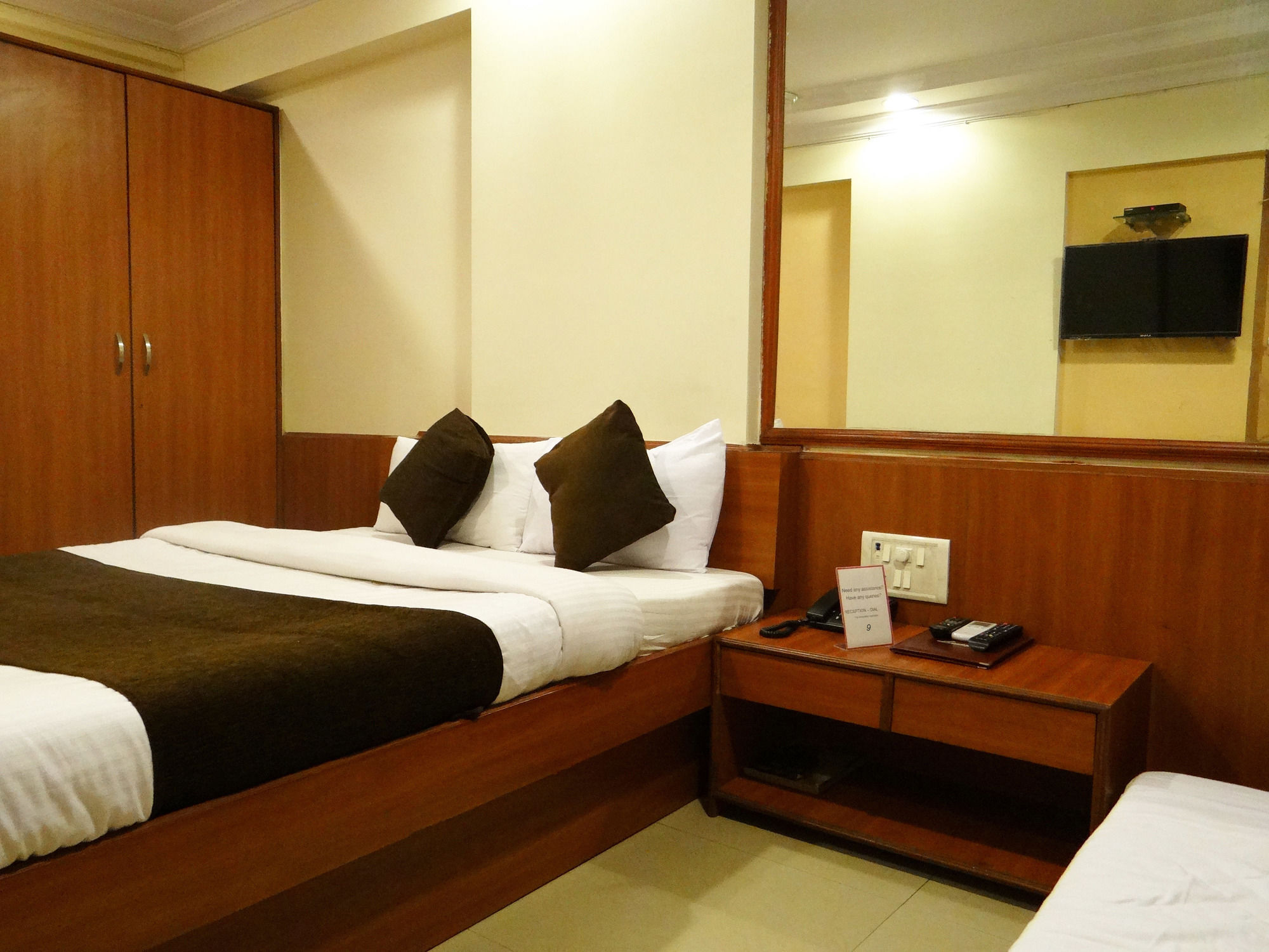 Lucky Hotel Goregaon Bombay Extérieur photo