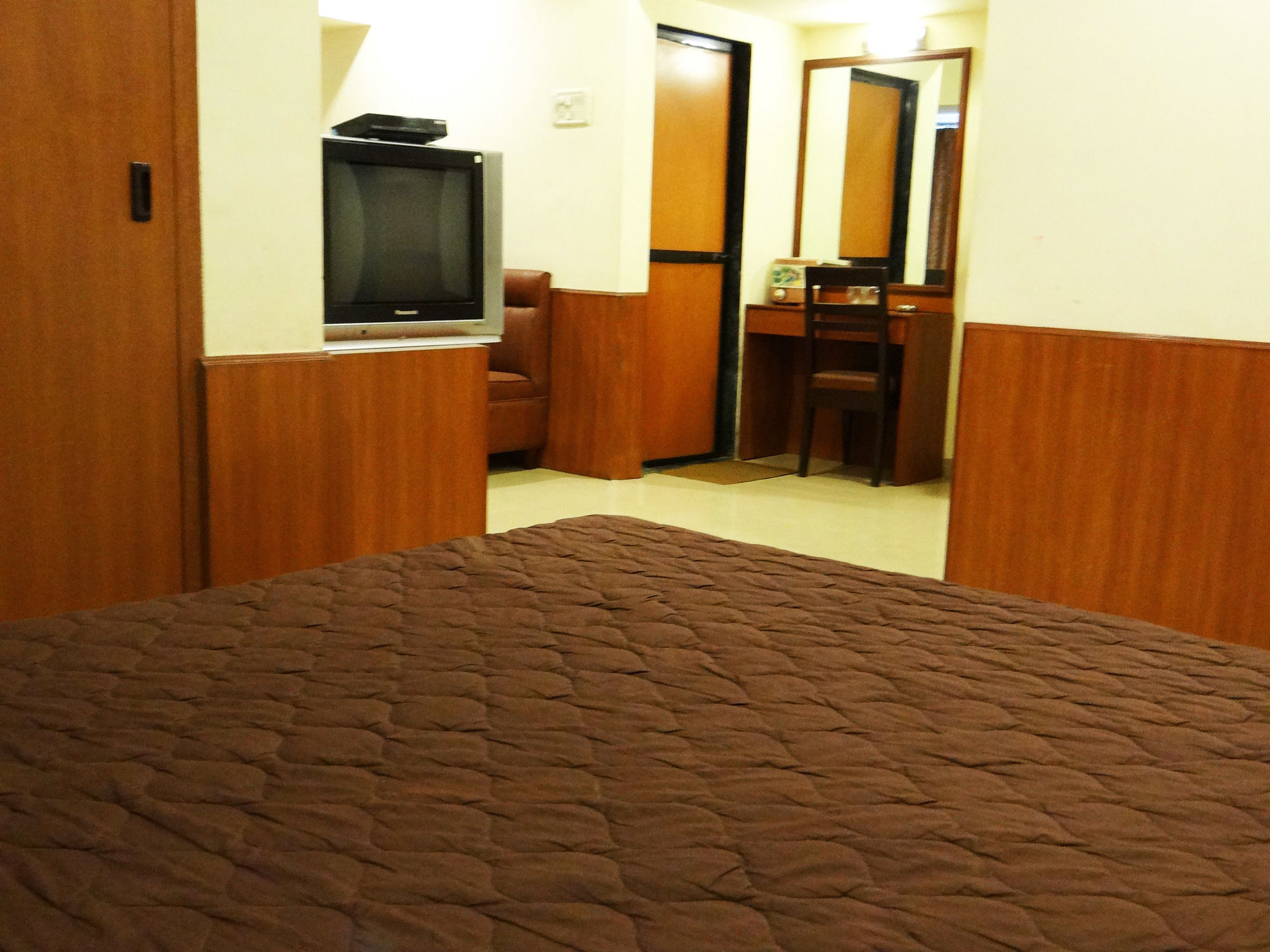 Lucky Hotel Goregaon Bombay Extérieur photo